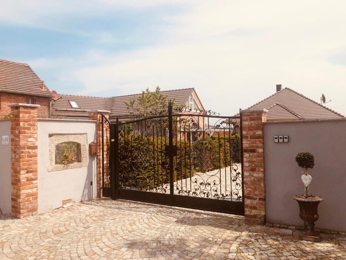 Alte Schmiede Mit Sauna, Pool Und Whirpool Im Aussenbereich Schoenstes Ferienhaus Der Lausitz Elsterheide Zewnętrze zdjęcie